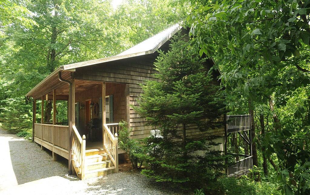 Cool 4800 ft. Sleeps 8 Plus Sofa in Blue Ridge Parkway, Blowing Rock
