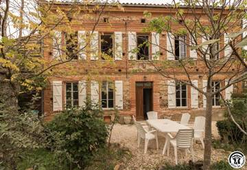 Gîte pour 11 personnes, avec jardin à Eaunes