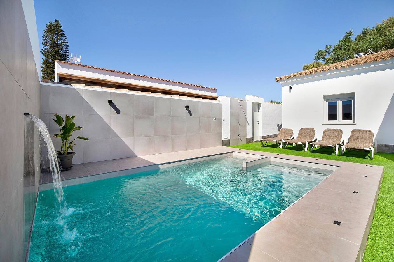 Casa de vacaciones 'Rincón Del Chico' con terraza, jardín y Wi-Fi in Playa La Barrosa, Chiclana de la Frontera