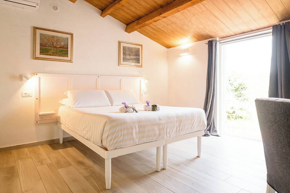 Podere 109-Biowine: Exclusive Villa with Hot Tub in the Tuscan Maremma in Grosseto, Parc naturel de la Maremma