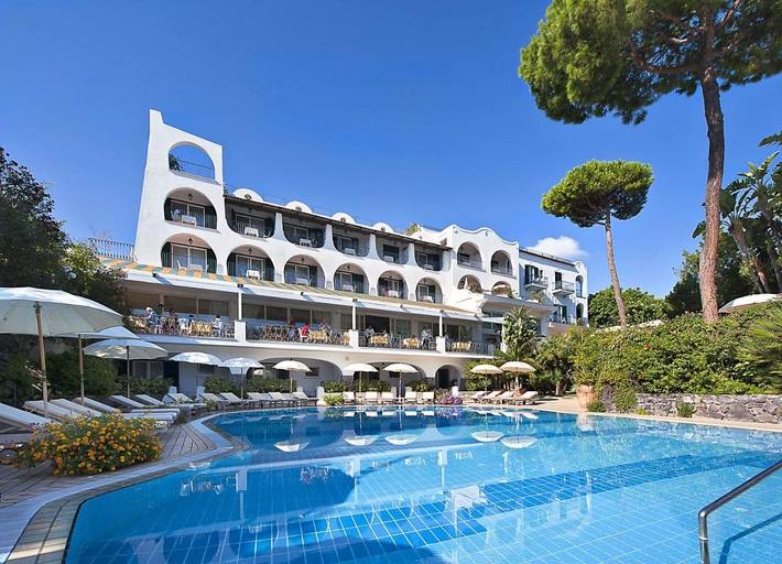 Hotel für 3 Personen, mit Pool und Sauna sowie Garten und Whirlpool in Ischia Stadt