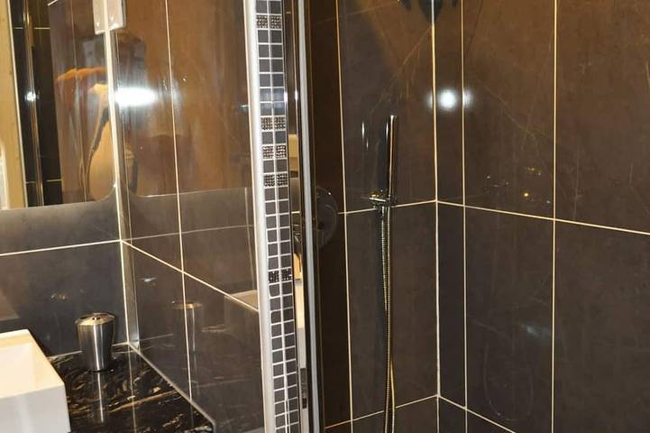 Apartamento entero, Apartamento-4 étoiles Atout France-Firma-Baño privado-Vista a la Montana in Le Bourg-d'Oisans, Parque Nacional de los Ecrins