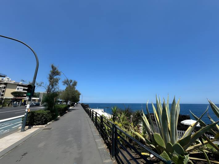 Camera 'Seasidecity - Matrimoniale Verde' con terrazza condivisa, Wi-Fi e aria condizionata in Catania, Catania e dintorni