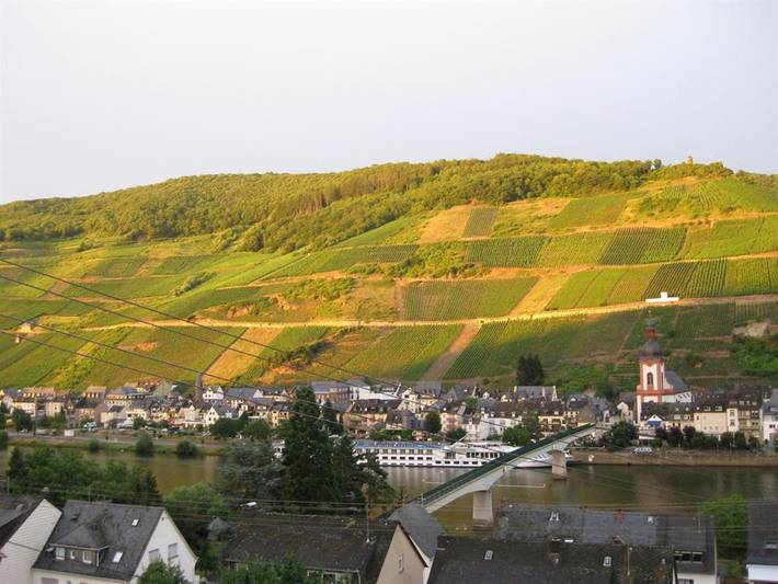 Ferienwohnung für 2 Personen, mit Garten und Terrasse, kinderfreundlich in Zell Stadt (Mosel) - 2