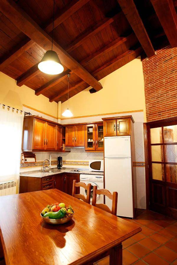 Apartamento entero, Casa Rural Puerta del Sol de 3 habitaciones in Candelario, Provincia de Salamanca
