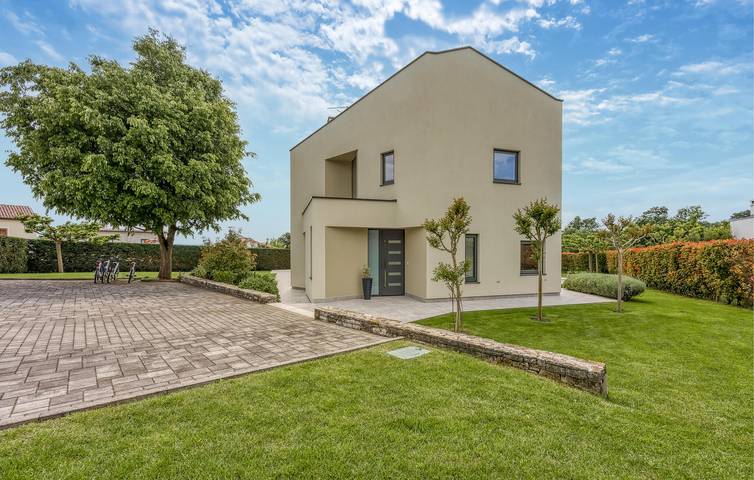 Ferienhaus für 8 Personen, mit Garten und Sauna