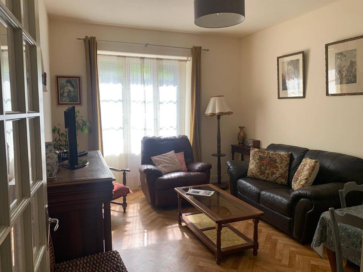 Appartement entier, Two-Bedroom Apartment in Treignac, Région de Tulle