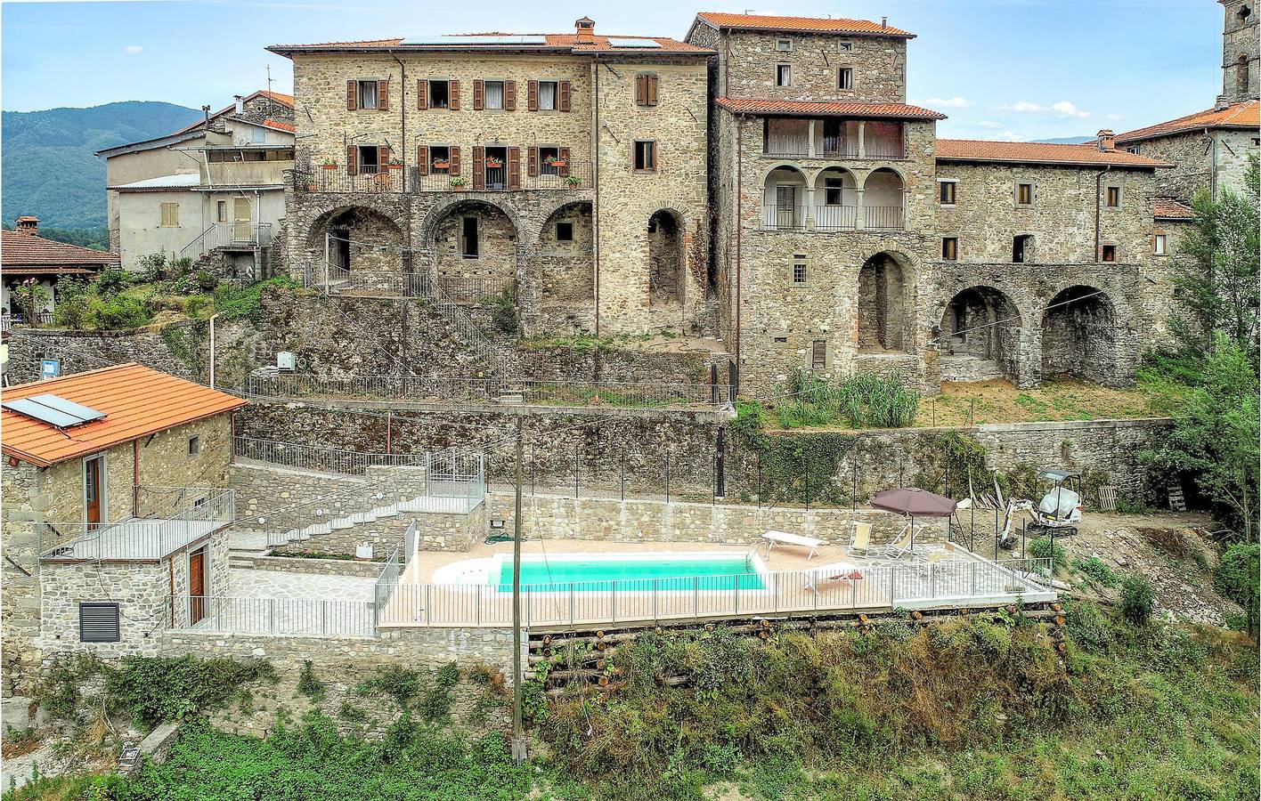 Rückzugsort am Pool mit WiFi & AC, nahe Piazza & See in Piazza al Serchio, Garfagnana