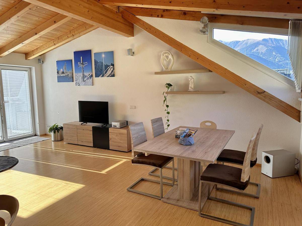 Ganze Wohnung, Bergblick rundum Zirl by Base&Beyond in Zirl, Innsbruck Land
