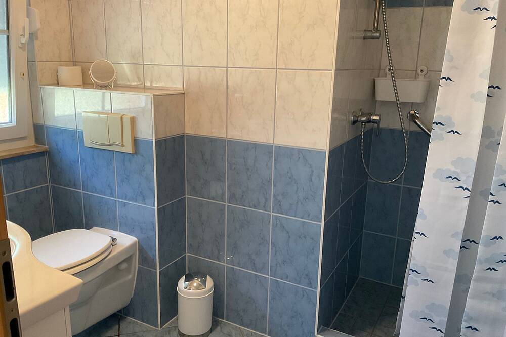 Ganze Wohnung, Rügen Fewo 211 - Ferienhaus in Thesenvitz, Parchtitz