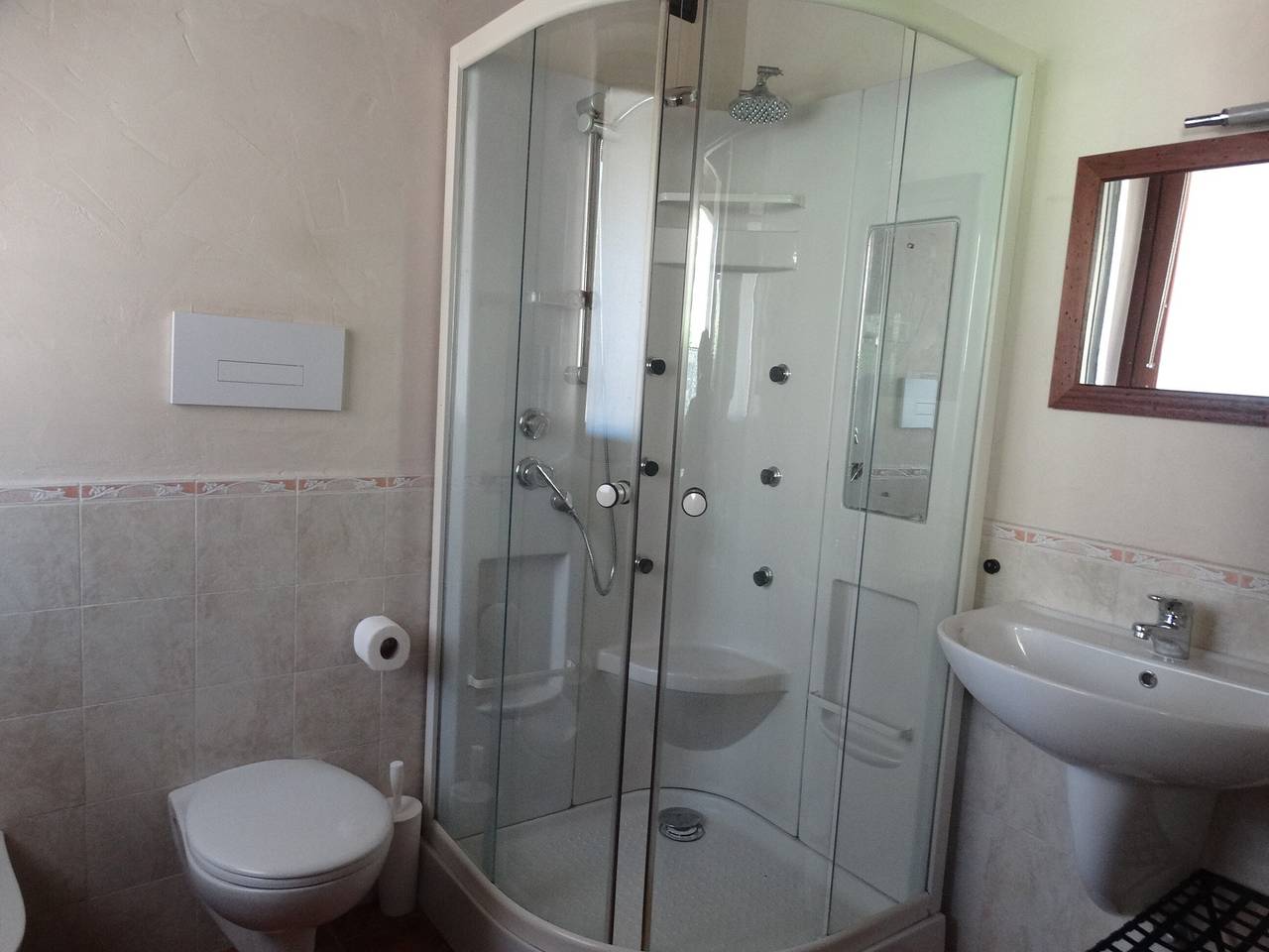 Room 'Stanza 1' with Mountain View, Wi-Fi and Air Conditioning in Marone, Comune di Marone