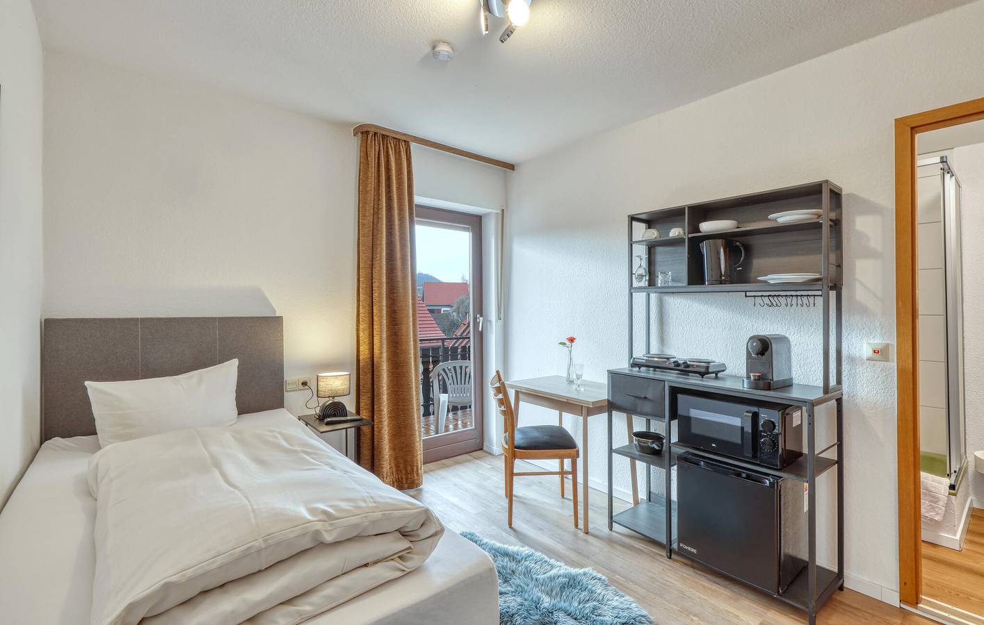 Ganze Ferienwohnung, Gemütliches Appartement mit Terrasse in Oberweißenbrunn, Nähe Skilift in Bischofsheim an der Rhön, Rhön-Bayern