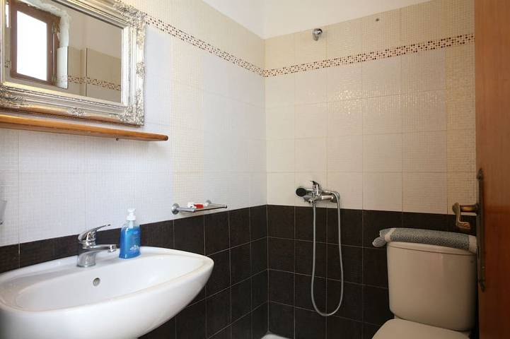 Gîte pour 2 personnes, avec balcon dans Andros - 3