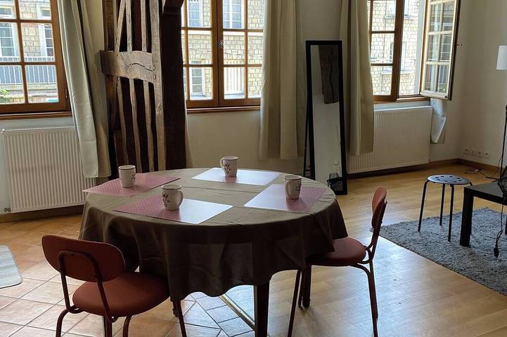 Ganze Wohnung, Grand 3P de Charme imm 18e Plein Centre Lisieux in Lisieux, Lisieux und Umgebung