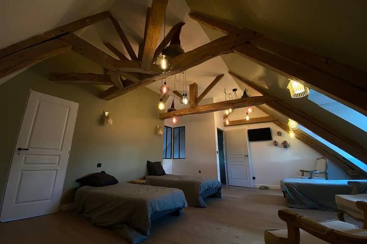 Location de vacances pour 12 personnes, avec jardin et terrasse à Saint-Étienne-la-Thillaye - 3