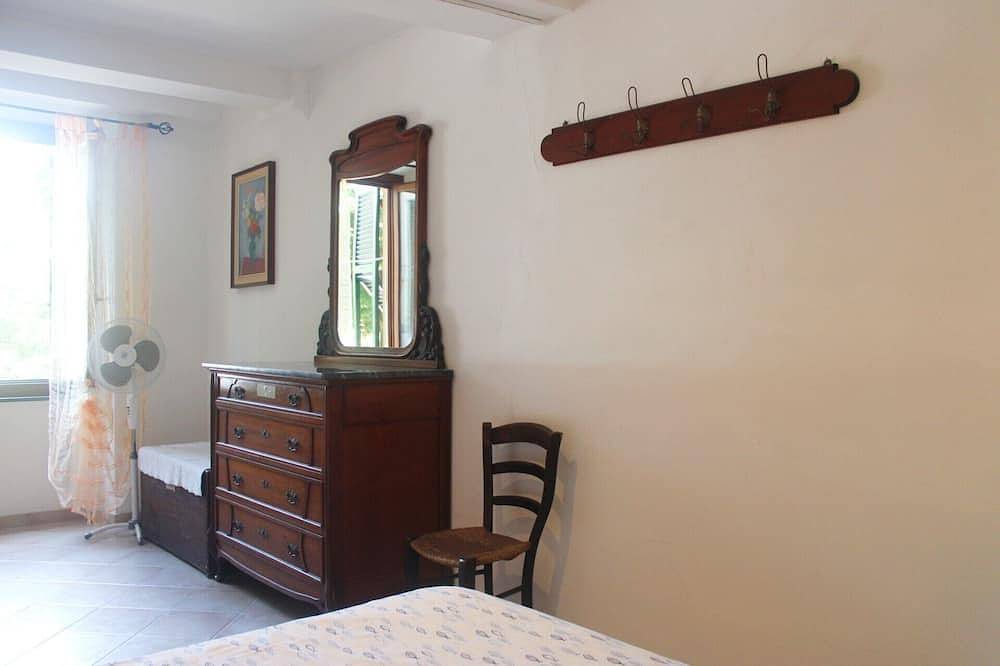 Entire apartment, Ancient Charming House a stone's throw from the sea in Levanto, Levanto Municipality