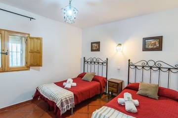 Casa Rural para 12 Personas en Montefrío, Provincia de Granada, Foto 4