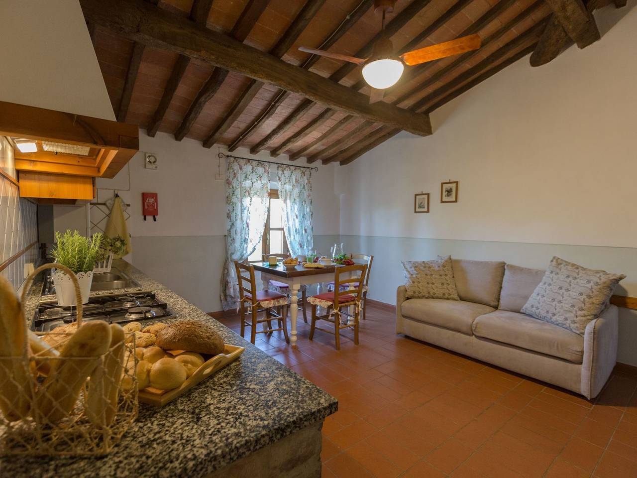 Geheel appartement, Lilla Canale' Wohnung mit Gemeinschaftspool in Peccioli, Provincie Pisa