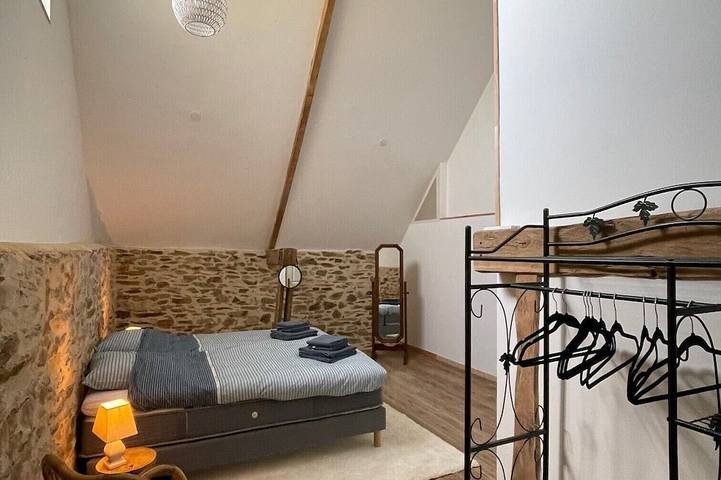 Gîte pour 6 personnes, avec jardin à Saint-Paul-la-Roche - 2