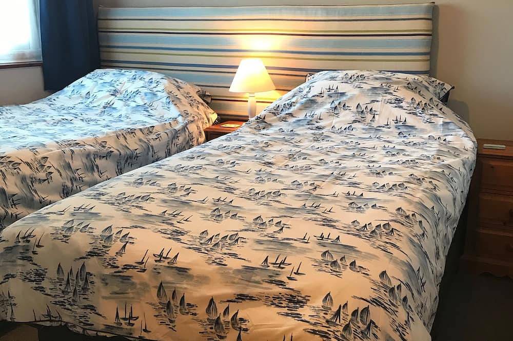 Waterside Cottage Wadebridge River views Camel Trail Cycling Free Wi-Fi Cornwall in Wadebridge, Cornwall