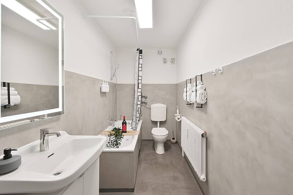 Ganze Wohnung, Schönes und geräumiges 2-Zimmer-Apartment in Wuppertal-Mitte mit Wlan und Küche in Wuppertal, Bergisches Land