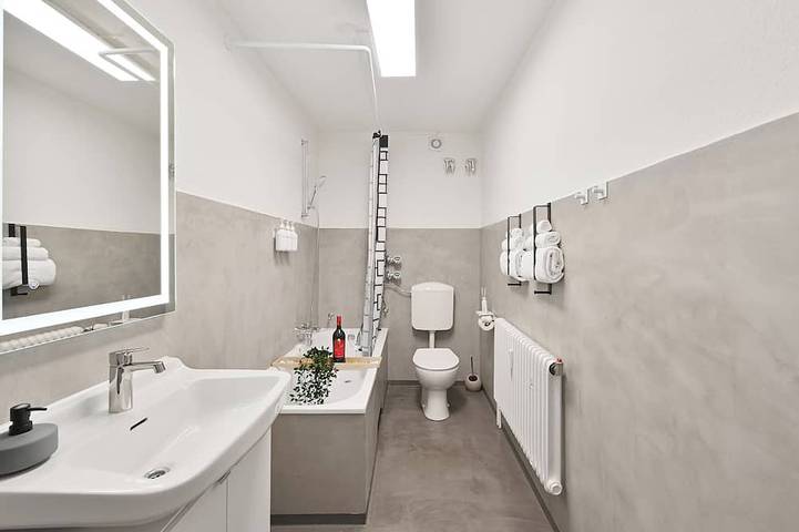 Appartement entier, Chic and Spacious 2Room Apartment in Wuppertal Center with Free WiFi and Kitchen in Wuppertal, Bergisches Land
