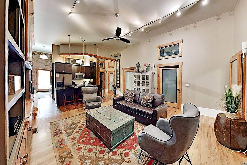 Ganze Wohnung, Renovated loft apartment in the heart of downtown - 2 blocks to Pack Square in Blue Ridge Parkway, Asheville