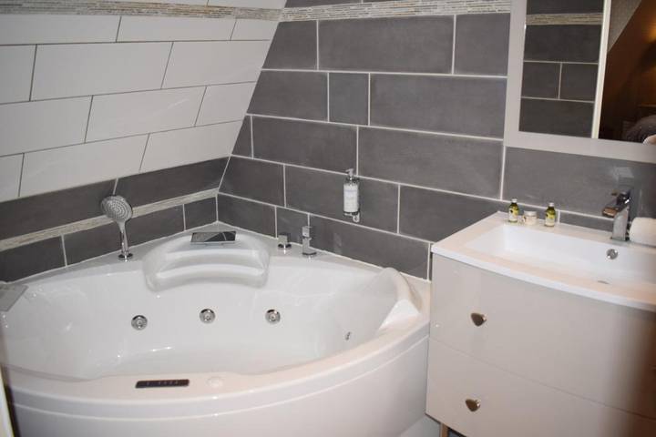 Hôtel pour 2 personnes, avec jacuzzi et terrasse ainsi que sauna et piscine dans Casino de Deauville - 4