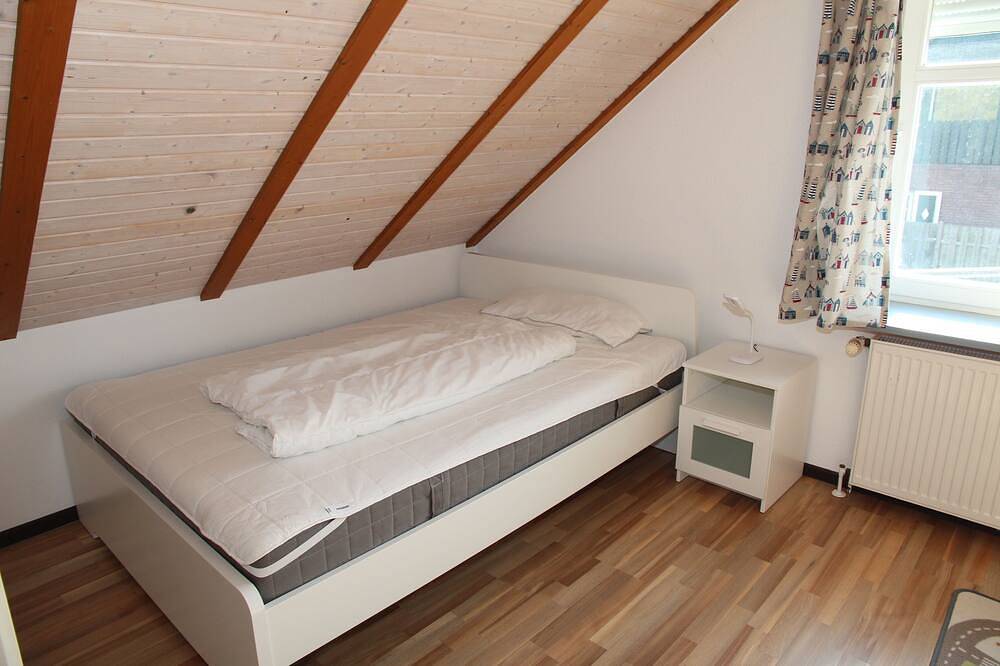 Familienfreundliches 155qm Haus für 4-5 Pers. mit Kamin, Infrarotkabine & Garten in Hamswehrum, Krummhörn