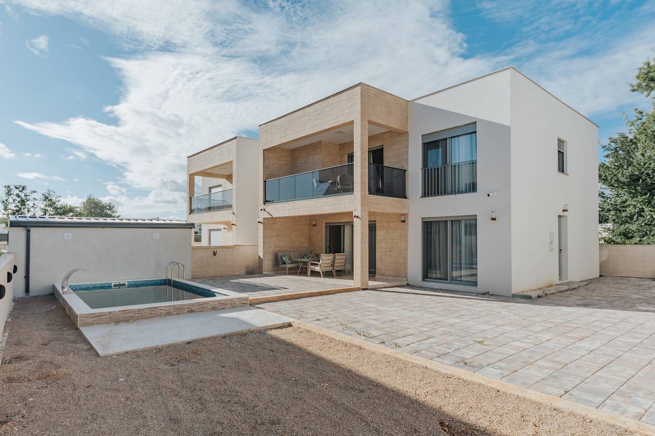Aparthotel voor 8 personen met tuin in Donji Štoj, Opština Ulcinj