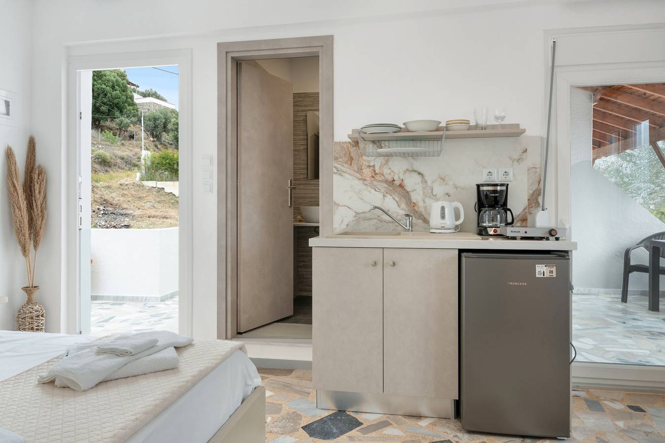 Ganze Wohnung, Apartment 'Double Studio No 10' mit Balkon und Wlan in Panormos, Kalymnos