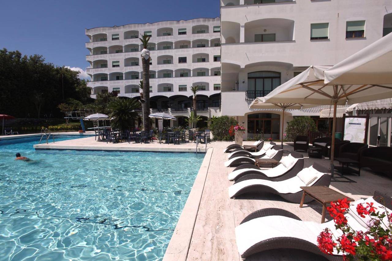 Grand Hotel Don Juan in Giulianova, Giulianova (Commune)