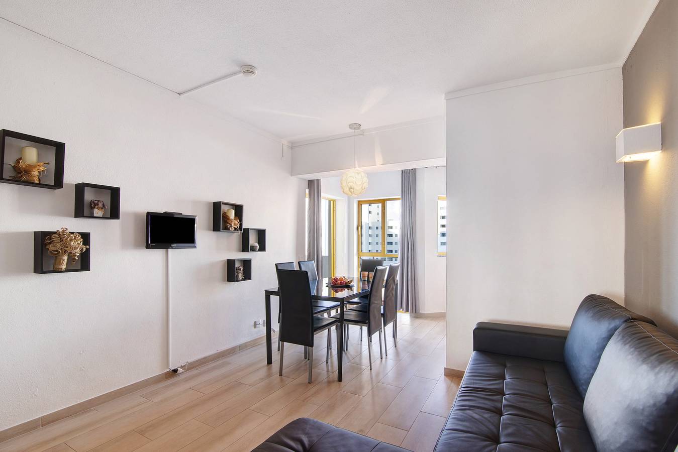 Apartamento entero, Apartamento 'Apartamento Da Rocha I' con piscina compartida, terraza compartida y Wi-Fi in Praia da Rocha, Portimão