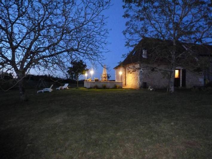 Location de vacances pour 8 personnes, avec Terrasse et Jardin ainsi que Piscine et Vue à Douville