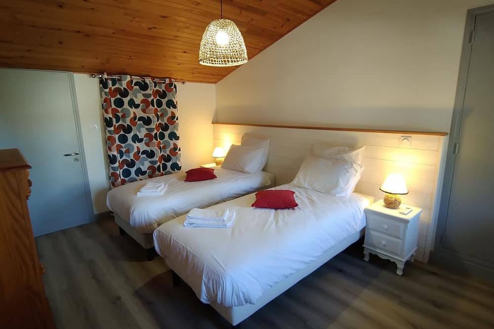Gîte L'Amandier situé au calme au milieu des pins et proche des plages in Béziers, Côte d'Améthyste