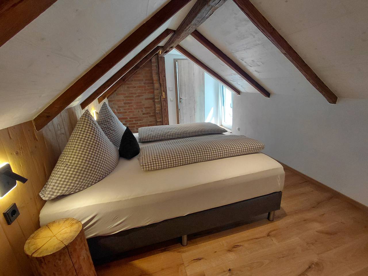 Chalet 'Milena' with Shared Terrace, Shared Garden and Wi-Fi in Breitengüßbach, Upper Franconia