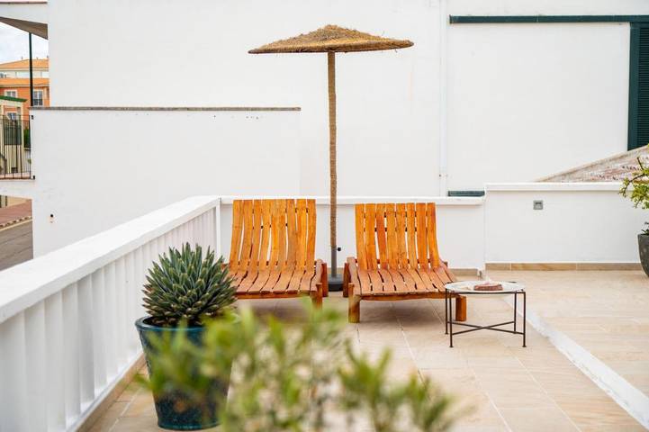 Casa vacanza per 4 persone, con Balcone e Terrazza nonché Giardino e Piscina a Cala en Bosc