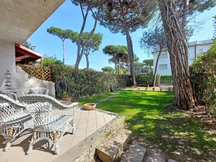 Casa vacanza per 5 persone, con Balcone e Terrazza nonché Giardino a Massa