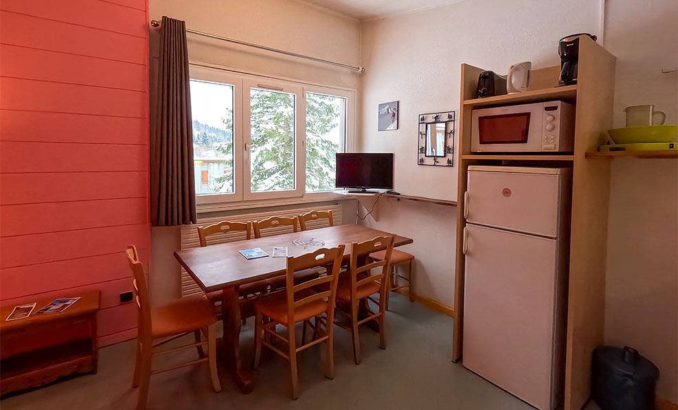 Appartement entier, Appartement de vacances pour 7 personnes avec piscine in Lélex, Parc naturel régional du Haut-Jura