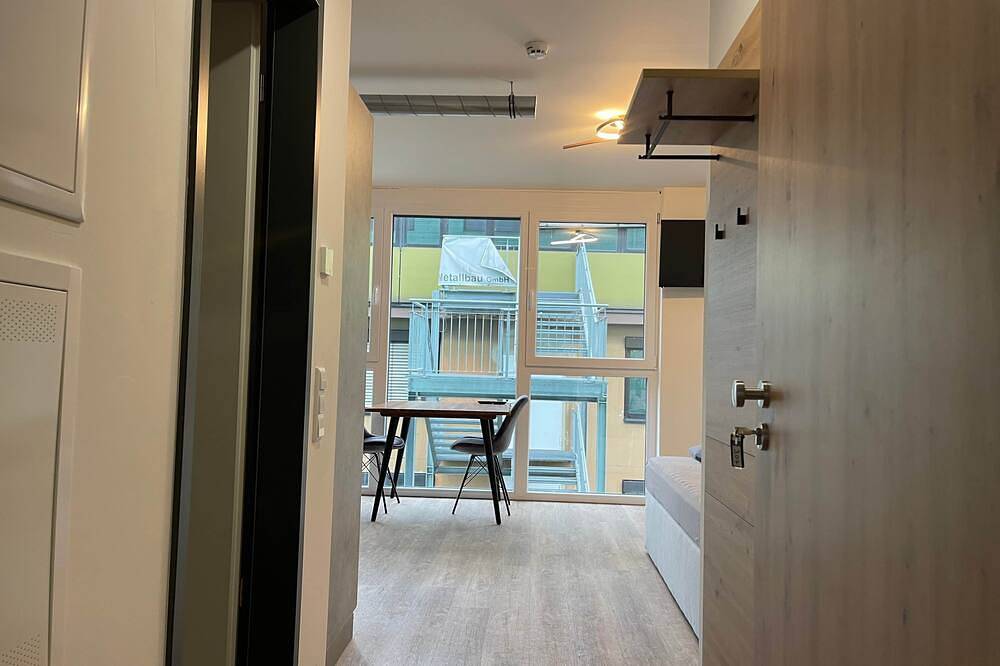 Ganze Wohnung, Einzimmer-Apartment mit Einzelbett in Stuttgart, Stuttgart Region