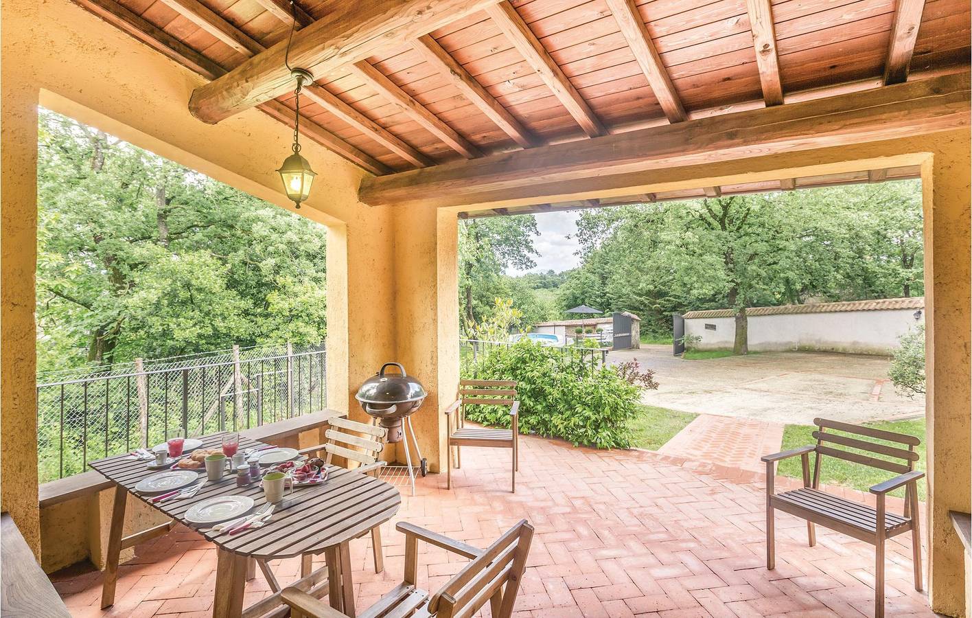 Moderno appartamento con 2 camere da letto, piscina, WiFi e parcheggio a 700 m da Fabrica di Roma in Fabrica di Roma, Provincia di Viterbo