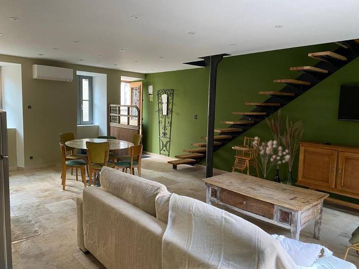 Location de vacances pour 6 personnes, avec terrasse, animaux acceptés à Chaudes-Aigues - 3