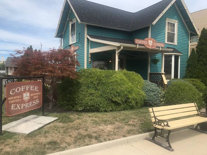 Beach rental for 4 people, with terrace and hot tub as well as pool in Ohio