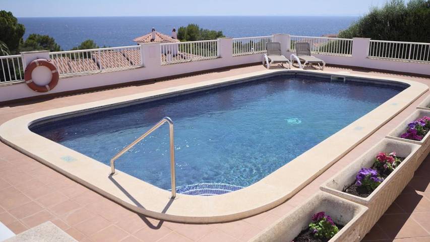 Villa für 8 Personen, mit Garten und Pool sowie Ausblick - 1