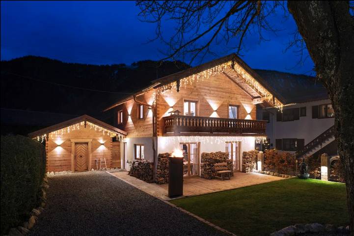 Elegantes Alpenchalet mit Wlan, Balkon, Whirlpool, Sauna und Blick auf die Berge in Sudelfeld, Bayrischzell