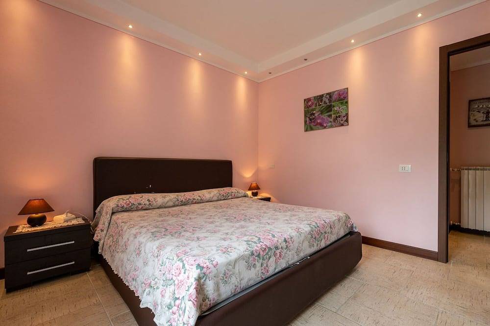 Schönes alleinstehendes Ferienhaus für 4 Leute mit  W-Lan, Tv und Terrasse in Mergozzo, Comune di Mergozzo