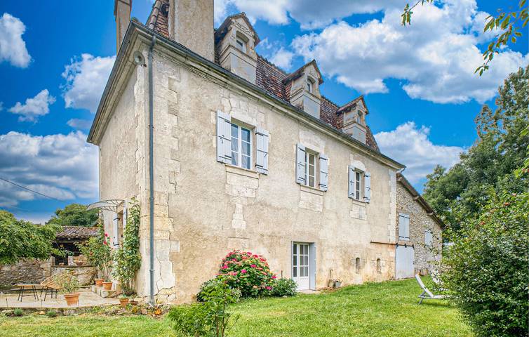 Location de vacances pour 4 personnes, avec Terrasse et Jardin à Jaure
