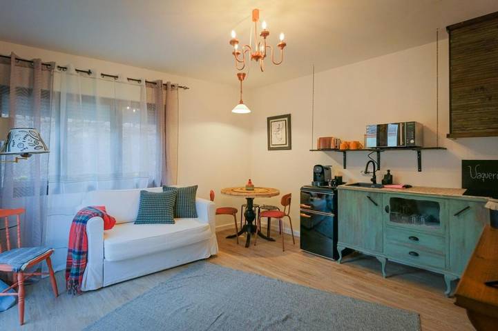 Gîte pour 3 personnes, avec Terrasse ainsi que Jardin et Vue à Loarre
