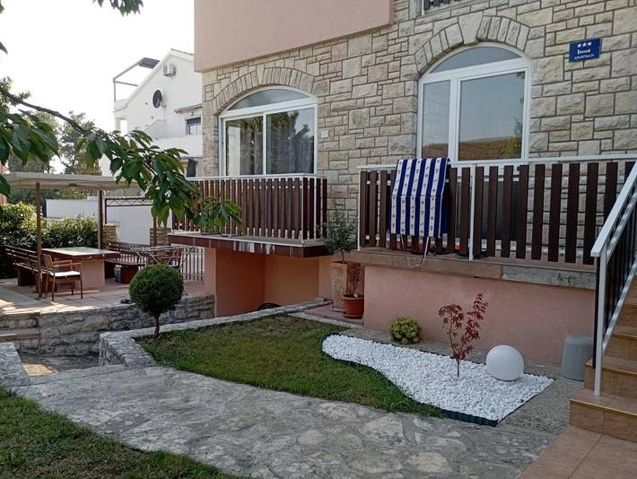 Ferienwohnung für 5 Personen, mit Ausblick und Balkon sowie Garten - 1