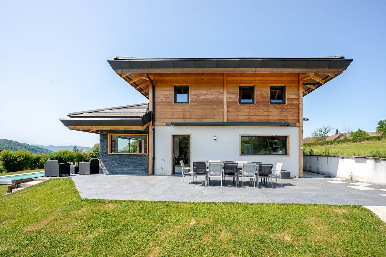 Villa 'La Quintessence' con vistas a la montaña, Wi-Fi y aire acondicionado in Nonglard, Región de Annecy